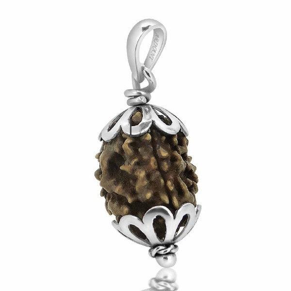 Untitled-2021-03-08T122511.201_700x933