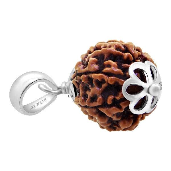 Untitled-2021-03-08T130525.681_700x933