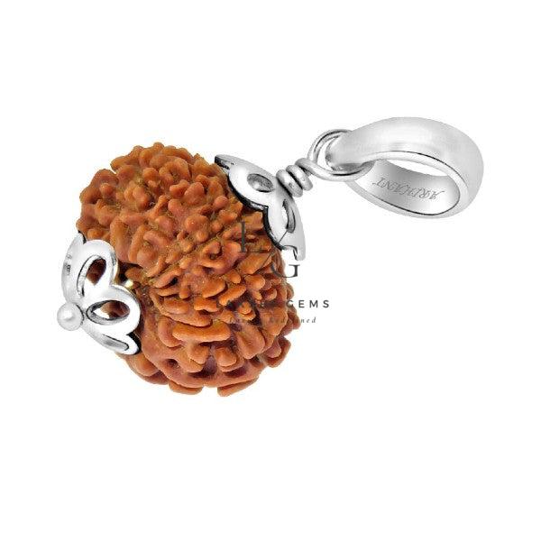 Untitled-2021-03-08T153454.395_700x933